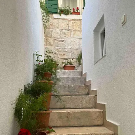 Old House Apartment Kaštela